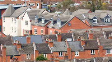Rows of terraced houses in a suburb of Warwick, UK.